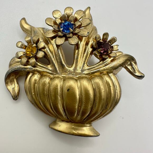 Coro vintage 1940s gold tone multicolor rhinestones flowers floral basket brooch - Picture 1 of 7
